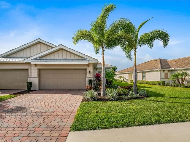14610  Edgewater  CIR, Naples, FL 34114