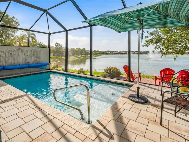 14610  Edgewater  CIR, Naples, FL 34114