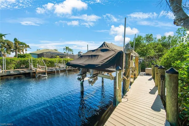 15929  Tropical Breeze  DR, Fort Myers, FL 33908