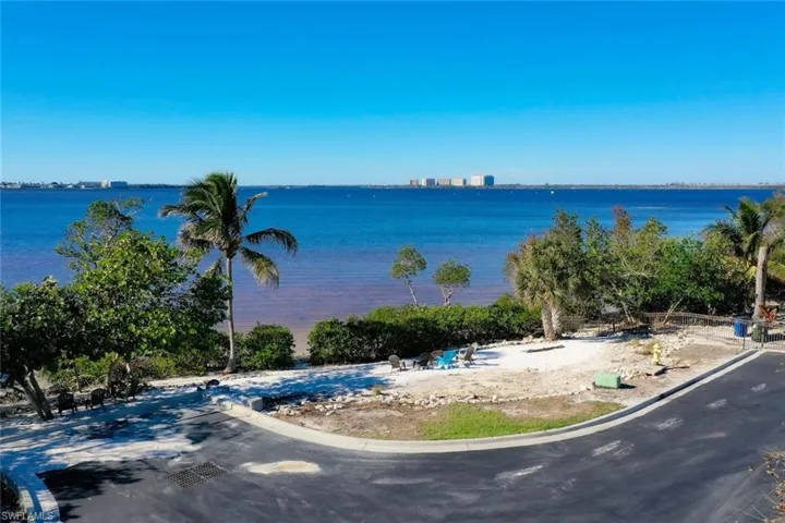 15929  Tropical Breeze  DR, Fort Myers, FL 33908