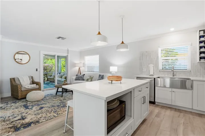 742  99th N AVE, Naples, FL 34108