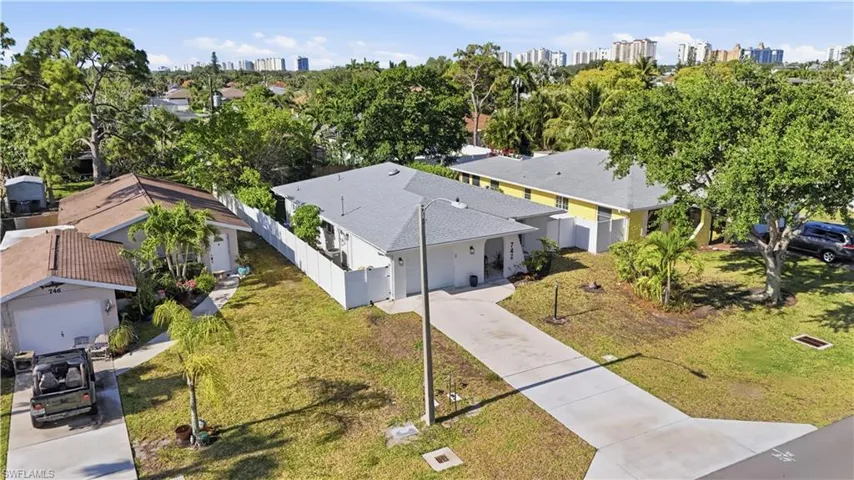 742  99th N AVE, Naples, FL 34108