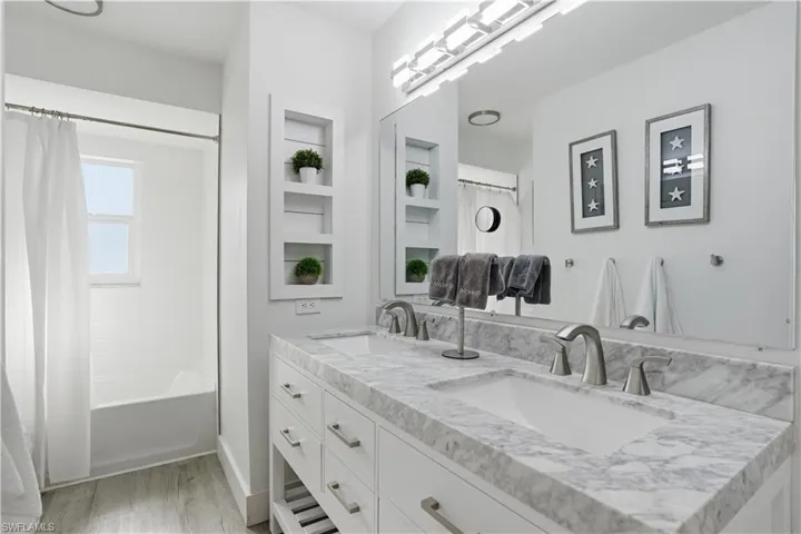 742  99th N AVE, Naples, FL 34108