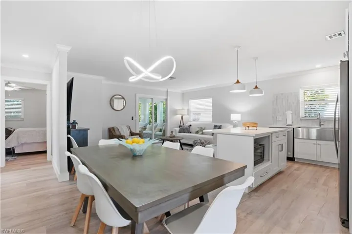 742  99th N AVE, Naples, FL 34108