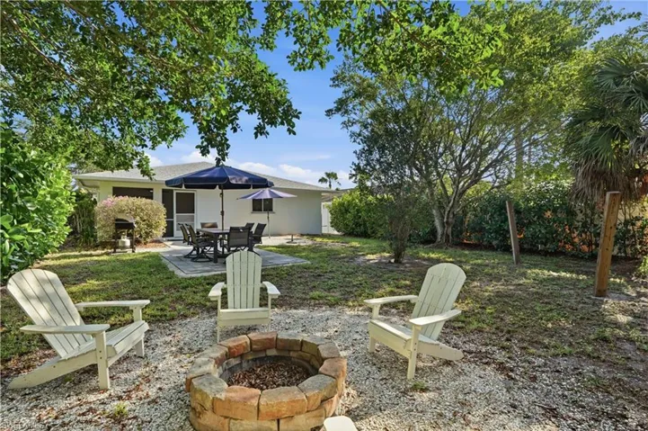 742  99th N AVE, Naples, FL 34108