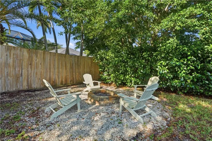 742  99th N AVE, Naples, FL 34108