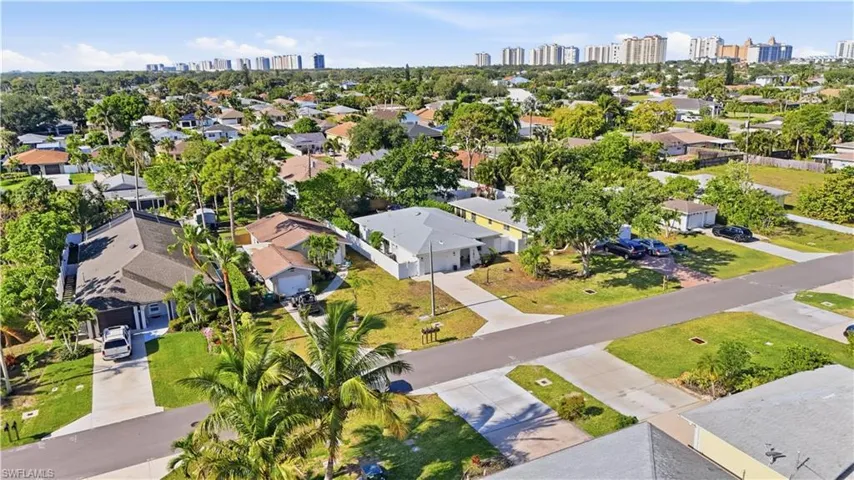 742  99th N AVE, Naples, FL 34108