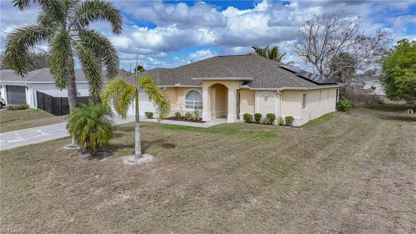 2117 Ne 40th St, Cape Coral, Florida 33909