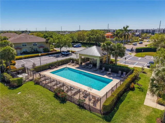 9101 Gervais Cir 1705, Naples, Florida 34120