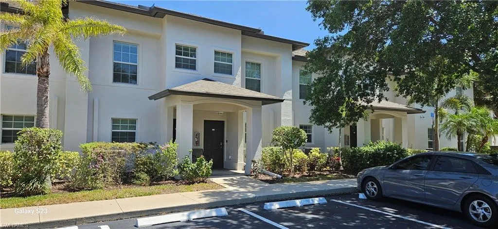 9101 Gervais Cir 1705, Naples, Florida 34120