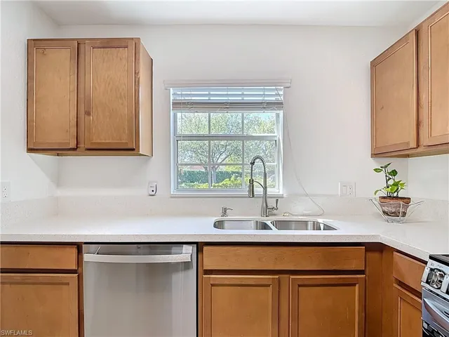 9101 Gervais Cir 1705, Naples, Florida 34120