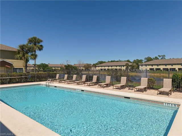 9101 Gervais Cir 1705, Naples, Florida 34120