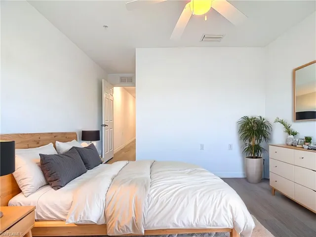 9101 Gervais Cir 1705, Naples, Florida 34120