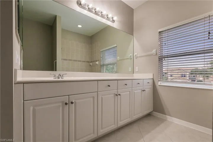 Guest Bathroom with Tub Shower Combination