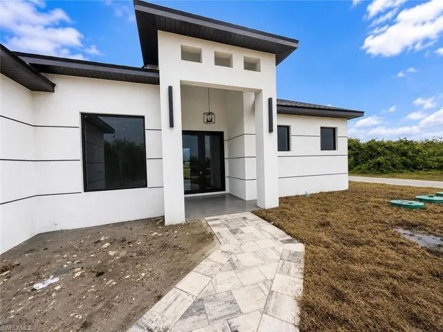 921 Martha Ave S, Lehigh Acres, Florida 33974