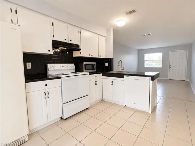 3420 Skyline Blvd 103, Cape Coral, Florida 33914