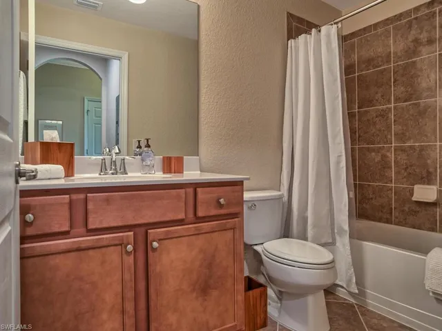 9830  Giaveno  CIR, Naples, FL 34113