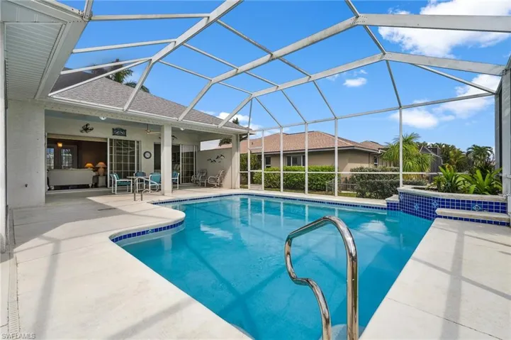 Oversized Crystal Clear Pool