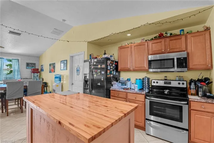 1171 Nw 4th Pl, Cape Coral Fl 33993