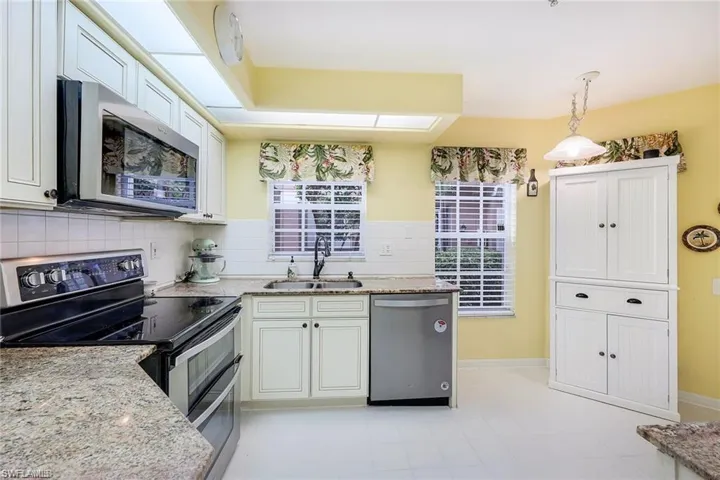 28068 Cavendish Ct 2301, Bonita Springs, Florida 34135