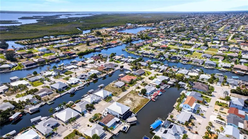 12262 Moon Shell Dr, Matlacha Isles, Florida 33991