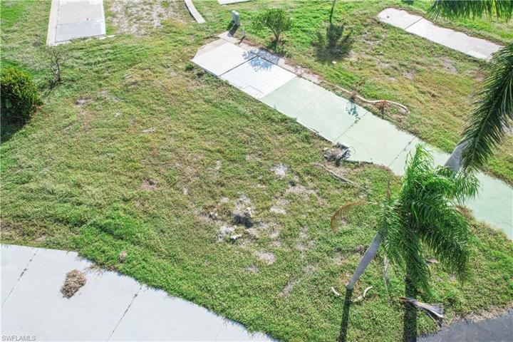 39  Dogwood  WAY, FORT MYERS, FL 33908