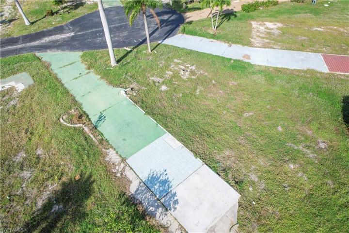 39  Dogwood  WAY, FORT MYERS, FL 33908