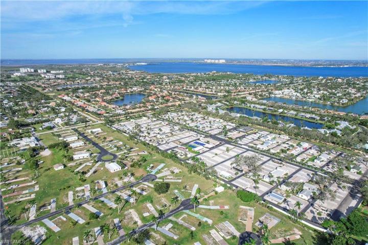 39  Dogwood  WAY, FORT MYERS, FL 33908