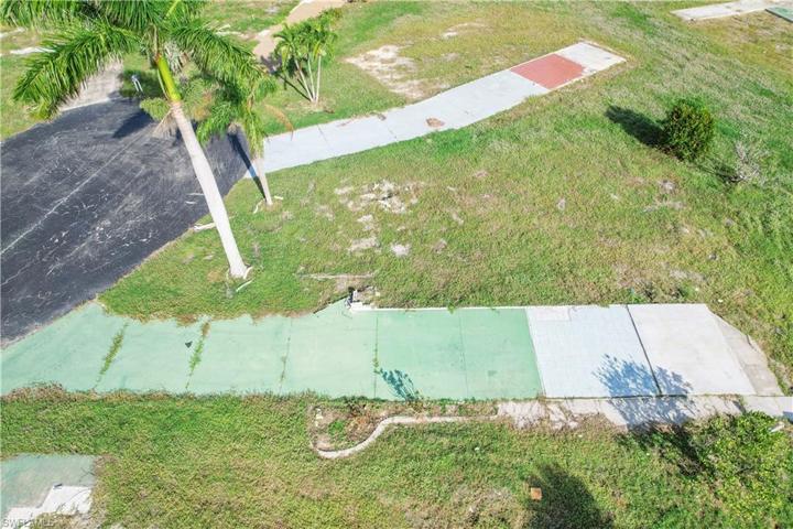 39  Dogwood  WAY, FORT MYERS, FL 33908
