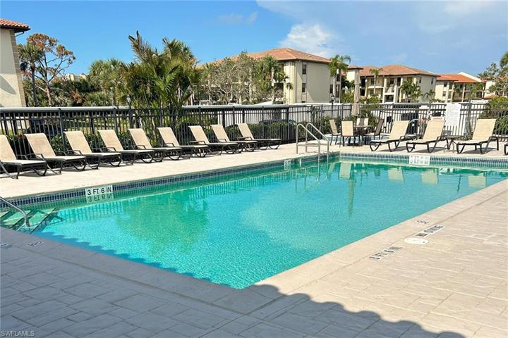 Community 1 pool/spa with Terrace 2 in background