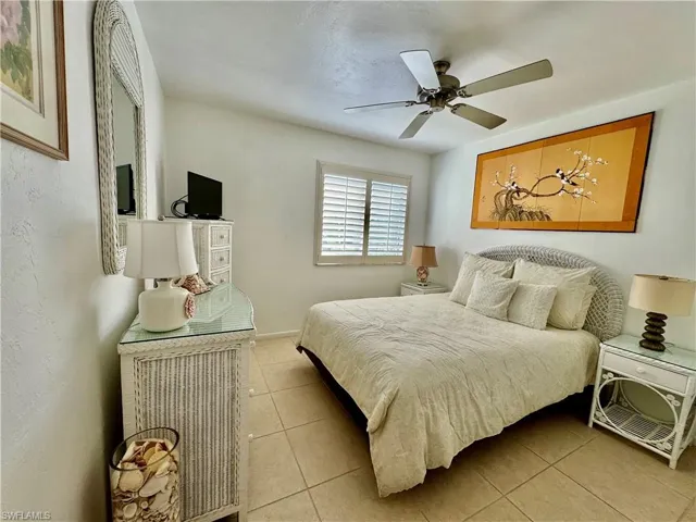 3645  Boca Ciega  DR, Naples, FL 34112