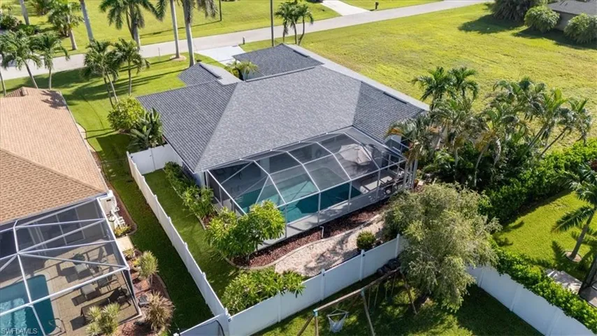 Aerial view of property and surrounding area