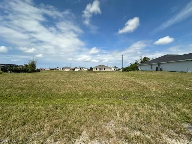 2037 NW 4th ST, CAPE CORAL FL 33993