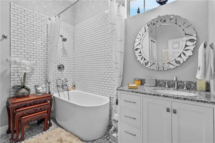Guest Bath with Soaking Tub