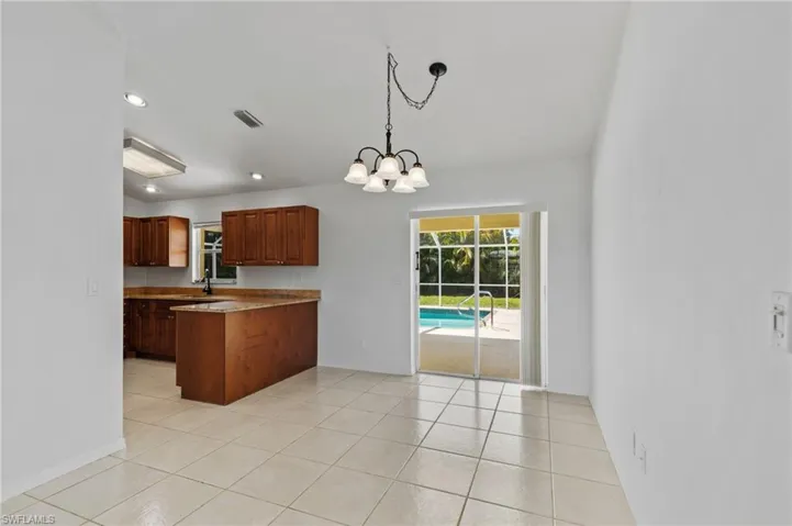 1514 Ne 2nd St, Cape Coral, Florida 33909