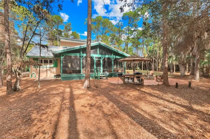 Spacious backyard