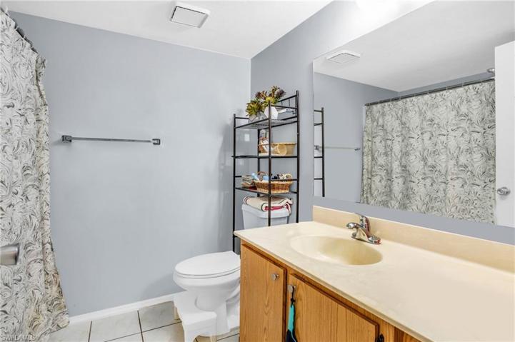 2nd Bathroom