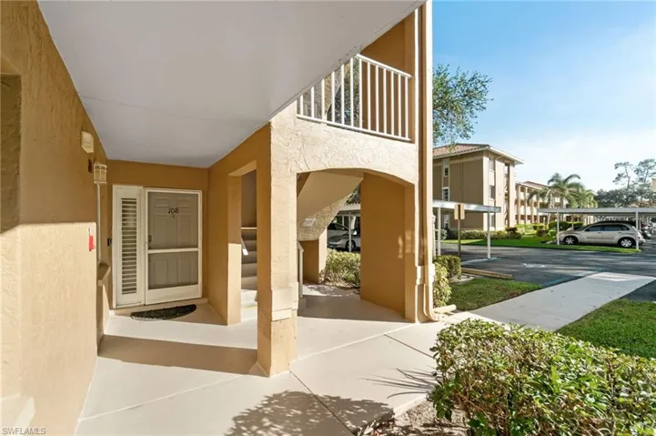 Entrance to property featuring a balcony