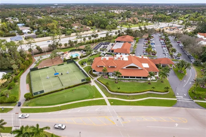 Birds eye view of property