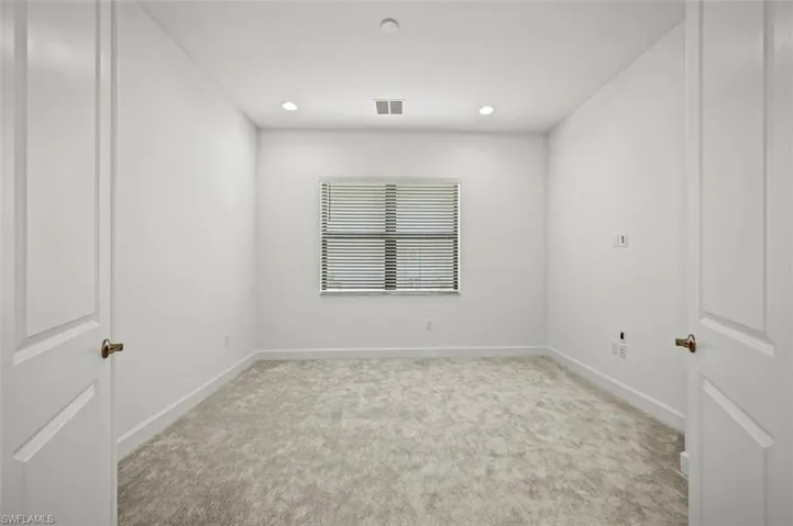 Den/Flex Room