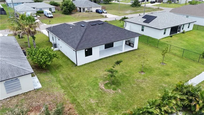 2827 Sw 2nd Ln, Cape Coral, Florida 33991