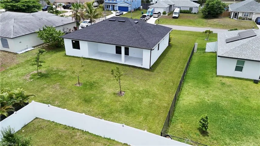 2827 Sw 2nd Ln, Cape Coral, Florida 33991