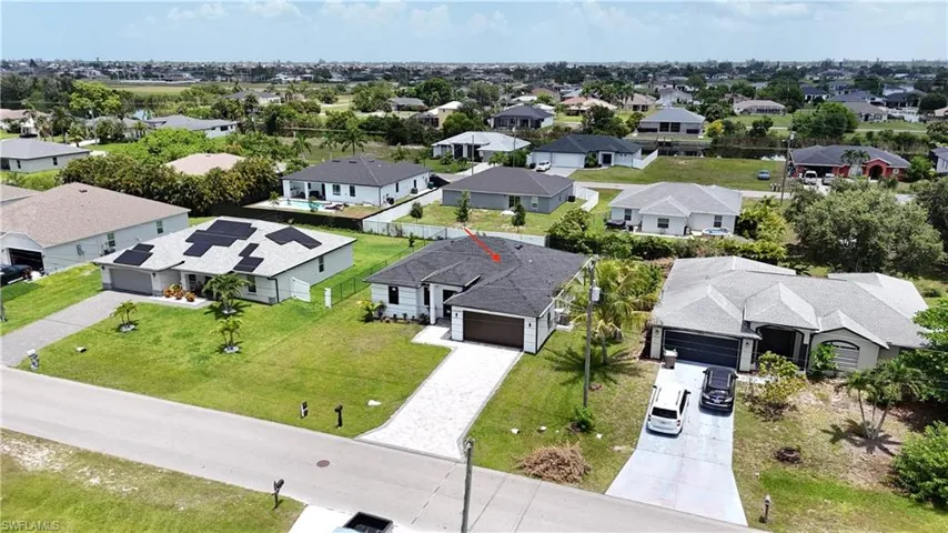 2827 Sw 2nd Ln, Cape Coral, Florida 33991