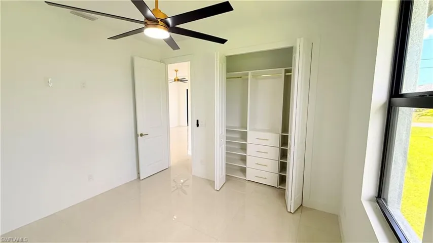 2827 Sw 2nd Ln, Cape Coral, Florida 33991