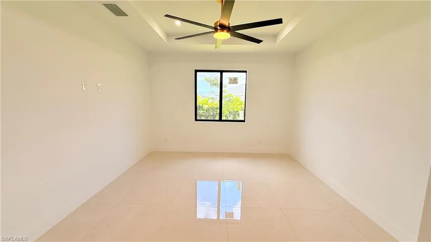 2827 Sw 2nd Ln, Cape Coral, Florida 33991