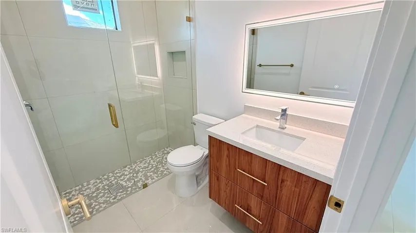 2827 Sw 2nd Ln, Cape Coral, Florida 33991