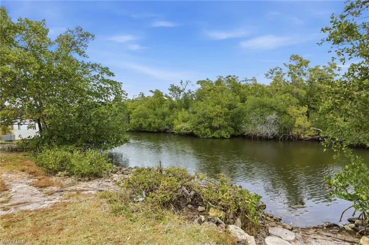 2347  Harbor  RD, Naples, FL 34104