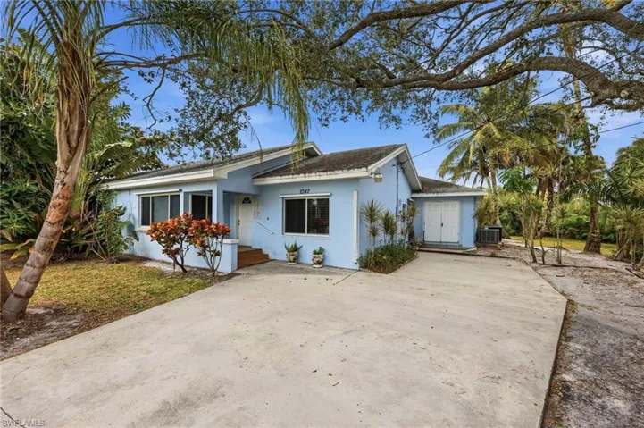2347  Harbor  RD, Naples, FL 34104