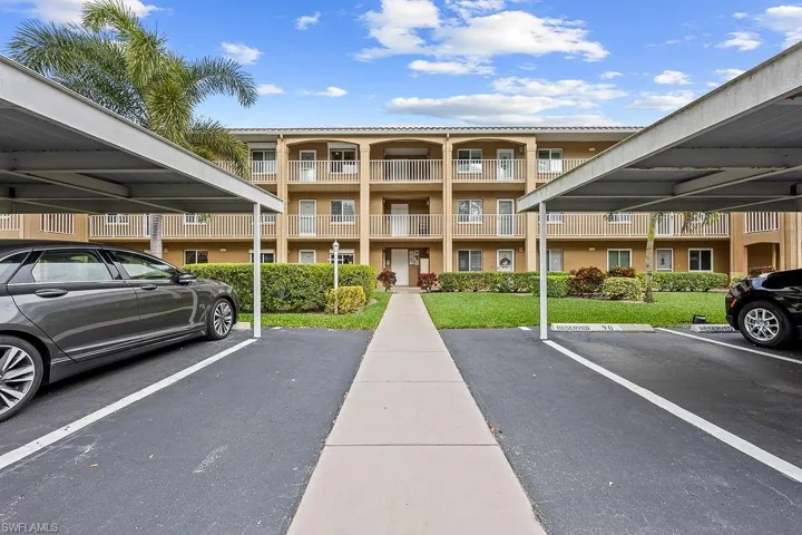 5985 Bloomfield CIR # D203, NAPLES FL 34112