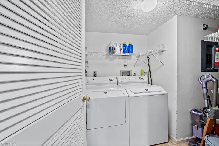 5985 Bloomfield CIR # D203, NAPLES FL 34112